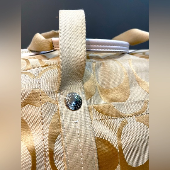 ‼️SOLD‼️ Coach Weekend Duffel Bag in Champagne Gold - Picture 3 of 6